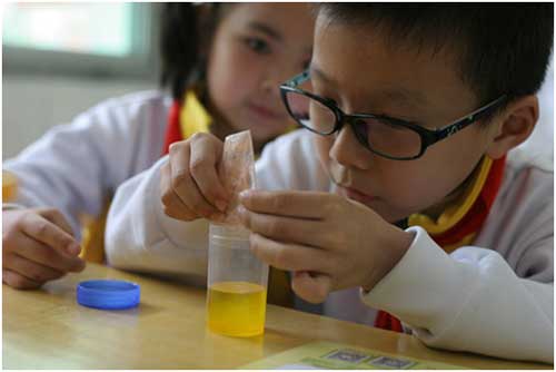 福建（jiàn）CEC食安消費者體驗中心走進象園小學之“色（sè）彩的誘惑”